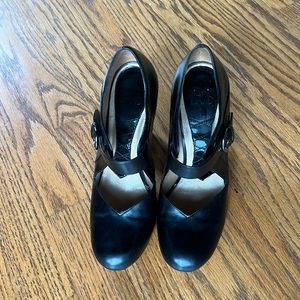 Joan & David - Leather Mary Jane w/4” Heel. Leather Sole — Size 7